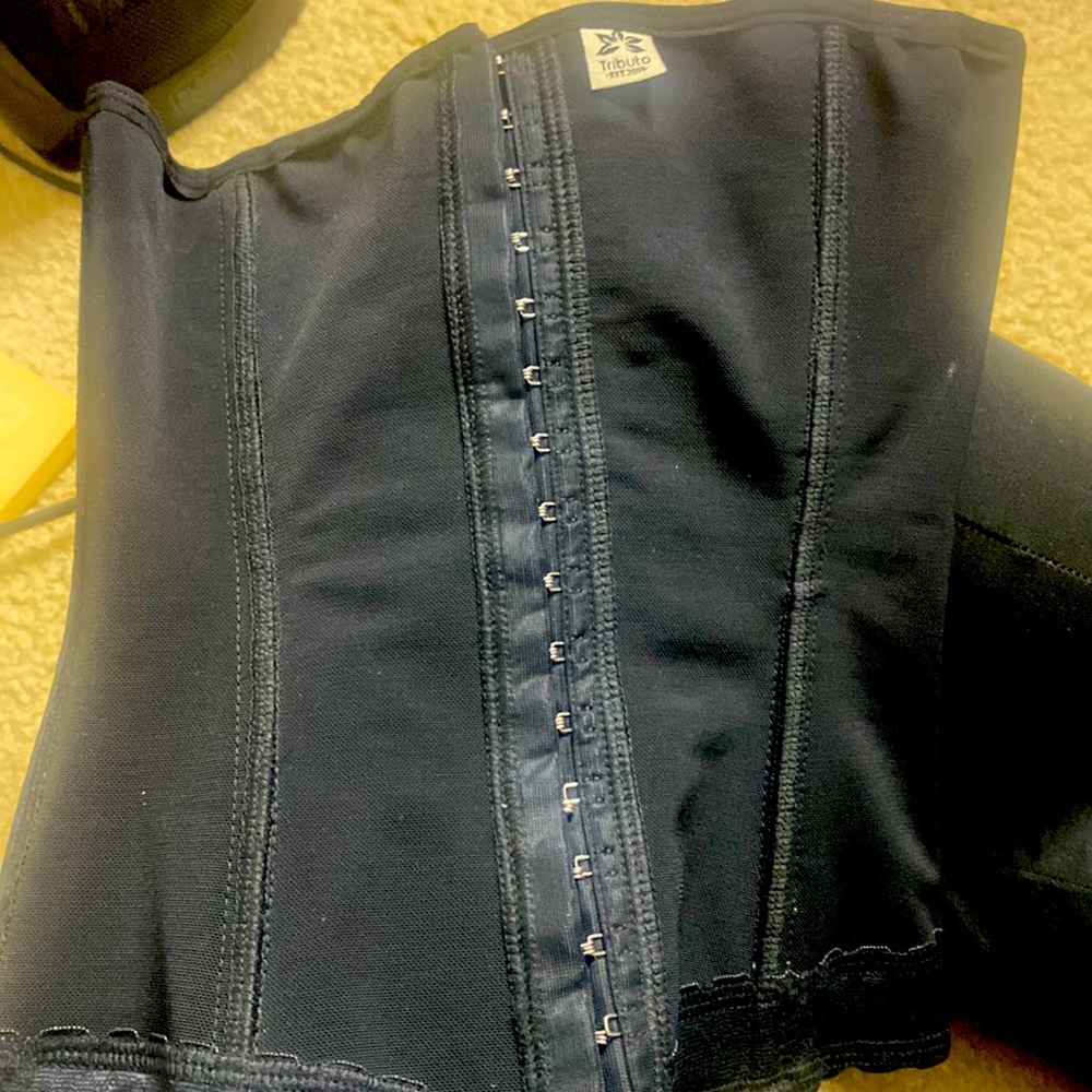 Tributo Waist Trainer size Smalll